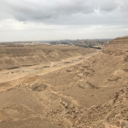 Wadi Degla, Cairo Hike with Kids | www.carriereedtravels.com