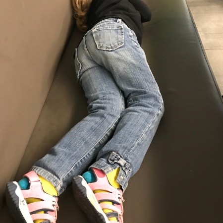 Guide to Surviving Long Haul Flights with Little Kids: Part 4-At the Final Airport | www.carriereedtravels.com