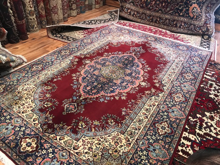 Rug Shopping in Ankara, Turkey | www.carriereedtravels.com