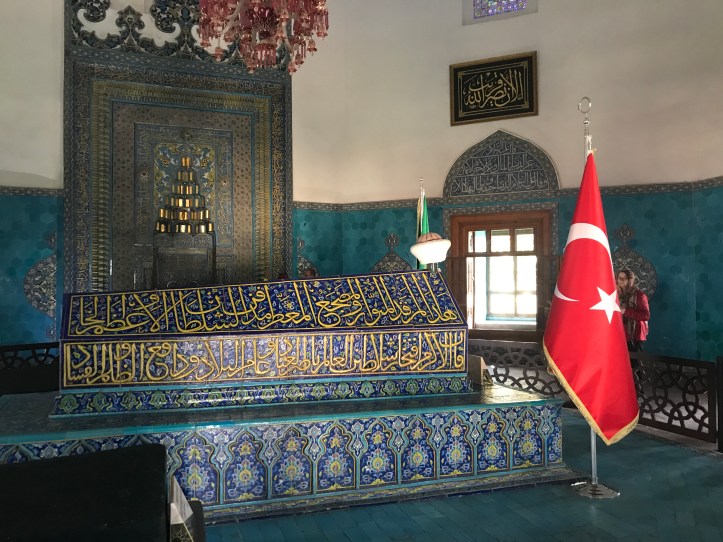 5CD89DFF-2A38-4959-BE83-86B72B851748